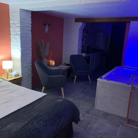 Studio Cosy Avec Jacuzzi Privatif Et Terrasse Hazebrouck Exterior photo
