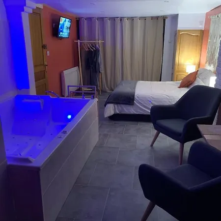 Studio Cosy Avec Jacuzzi Privatif Et Terrasse Hazebrouck Exterior photo