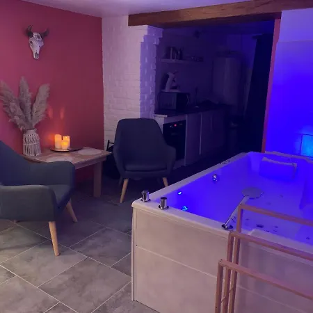 Studio Cosy Avec Jacuzzi Privatif Et Terrasse Hazebrouck Exterior photo